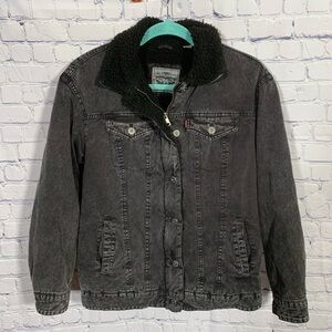 Levi's Denim Trucker Jacket Black Sherpa Lined Size S Casual Grunge Streetwear
